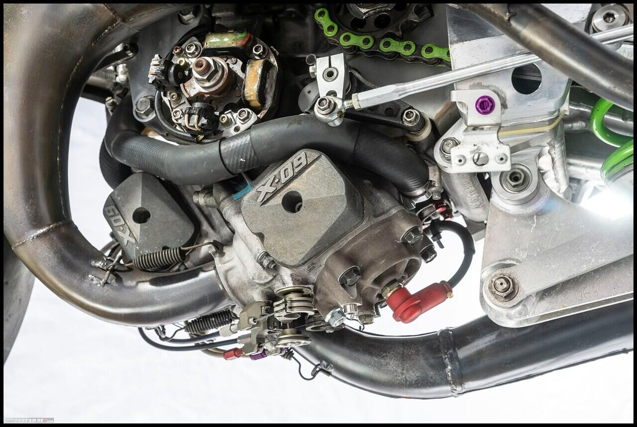 Motor Balap GP Kawasaki Jadul, Mesinnya Aneh Banget Punya Konfigurasi V Kebalik