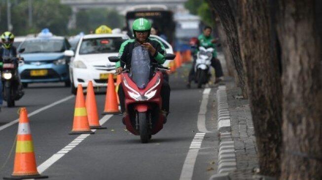 Proyek Jalur Sepeda Anies Disentil Nugie: Pesepeda Males Ketemu Knalpol