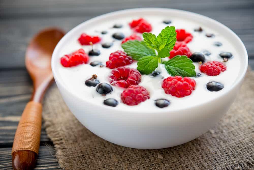 Yoghurt Bisa Melembapkan Kulit Lho!