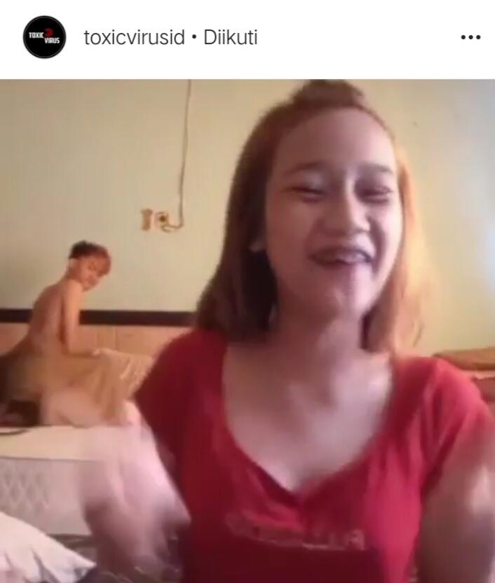 Lagi Asik Joget, Ehh Dibelakangnya Ada Yang Mesum