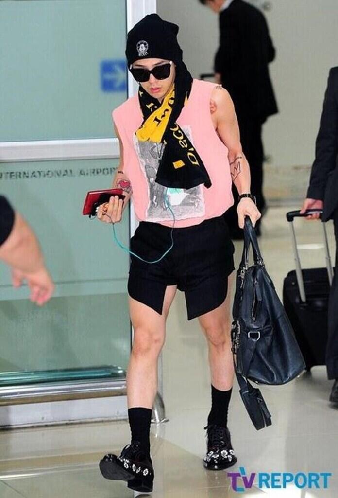 Pria Memakai Aksesoris Wanita? Why Not, G-Dragon Idol Korea Jadi Pembuktiannya.