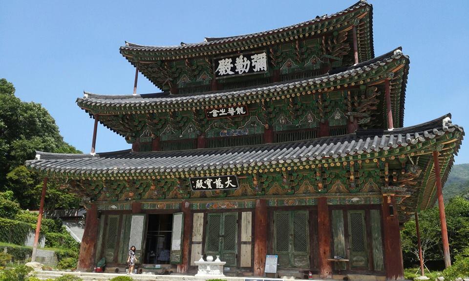 Asyiknya Menikmati Liburan Dengan Tenang Di Kuil Geumsansa, Korea Selatan