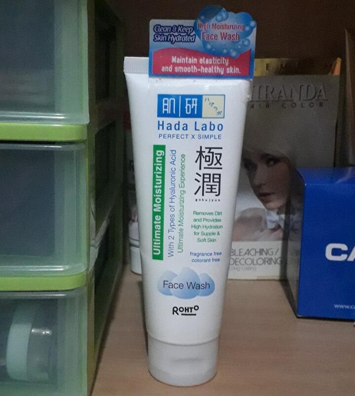 &#91;REVIEW&#93; 4 Produk Pembersih Wajah Yang Nggak Bikin Kulit Kering