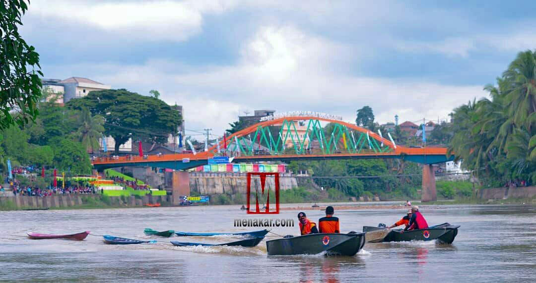 Menakar Manfaat Pembendungan Sungai