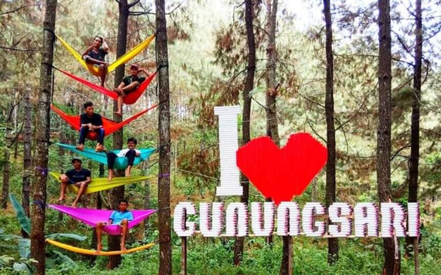 &#91;COC Regional: Lokasi Wisata&#93; Indahnya Pesona Alam di Hutan Pinus Pangonan Gunungsari