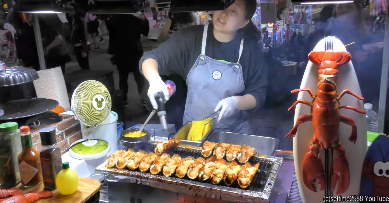 Di Indonesia Itu Cemilan Sultan, di Korsel Dijual di Kaki Lima