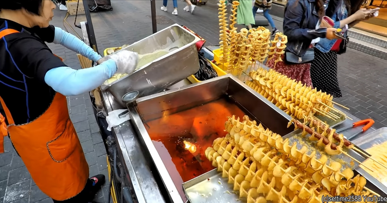 Di Indonesia Itu Cemilan Sultan, di Korsel Dijual di Kaki Lima