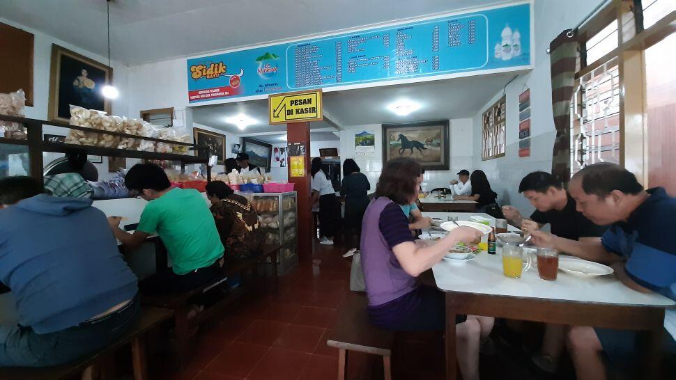 &#91;COC Regional : Makanan&#93; Warung Sidik, Rawon Legendaris Selama 40 Tahun di Batu
