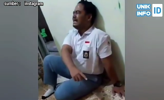 Pemuda Ini Nangis Menjadi-jadi Melihat Kucingnya Mati Kejang! Sesayang Itukah Dia?