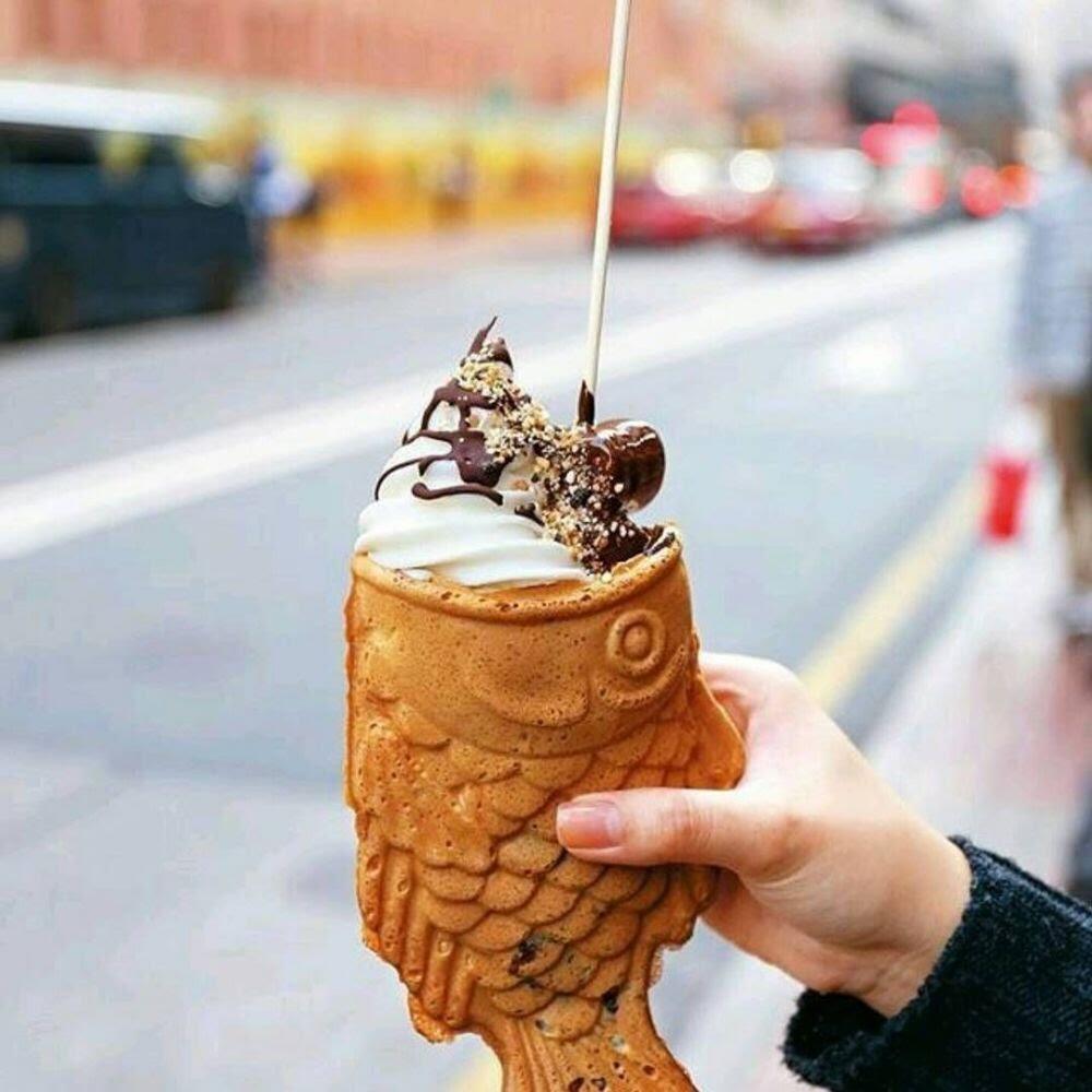 Es Krim Unik dari Korea, Seunik Oppa-oppa Korea yang Menikmatinya, Bikin Meleleh Deh