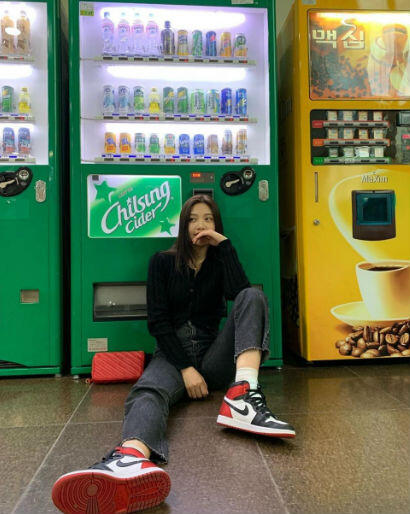 10 Inspirasi OOTD ala Joy Red Velvet yang Selalu Simple dan Kece