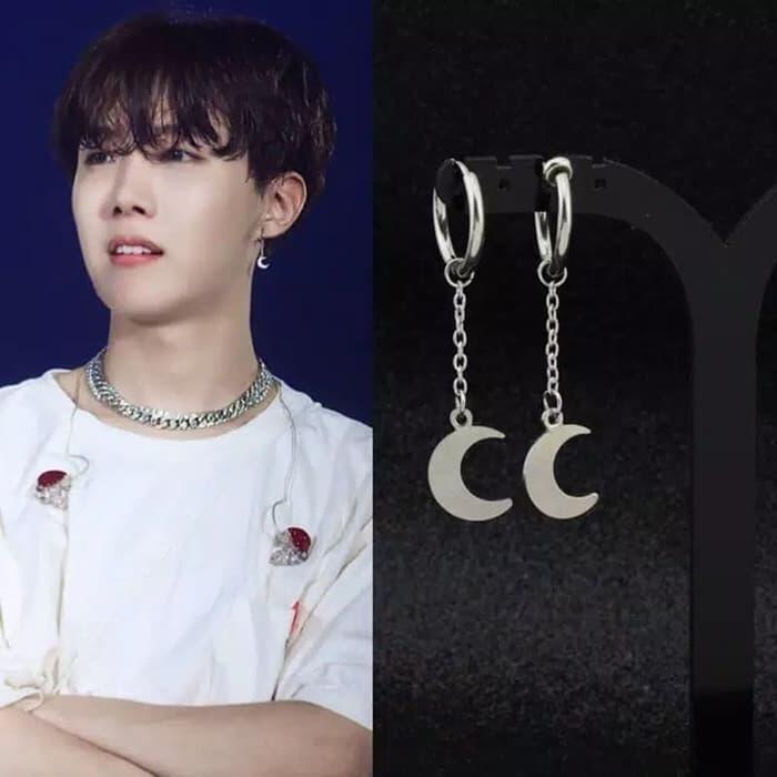 Tren Pakai Anting di Kalangan Idol K-Pop Cowok, Gimana Penilaian GanSis?