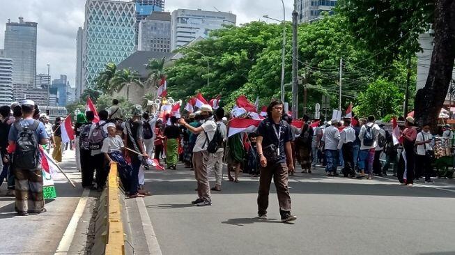 Dicegat Barikade Polisi, Pendemo Aksi 212: Harusnya Istana Bisa Dikunjungi!