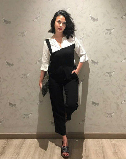 9 Ide Mix and Match Gaya Monokrom ala Vanessa Angel, Super Simpel!