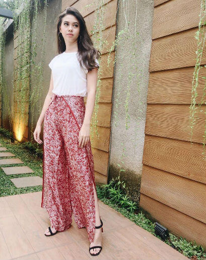 Menawan Saat Kencan Pertama dengan OOTD Kece Ini, Gak Harus Dress Lho!