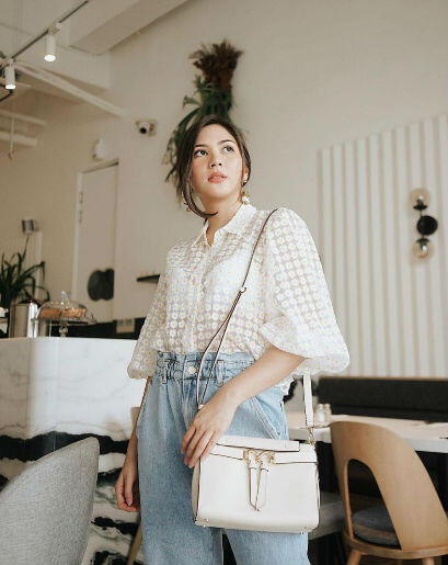 Menawan Saat Kencan Pertama dengan OOTD Kece Ini, Gak Harus Dress Lho!