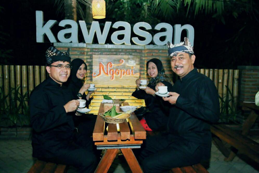 &#91;COC Regional : Kebudayaan &#93; Ngopi Sepuluh Ewu Surganya Pecinta Kopi