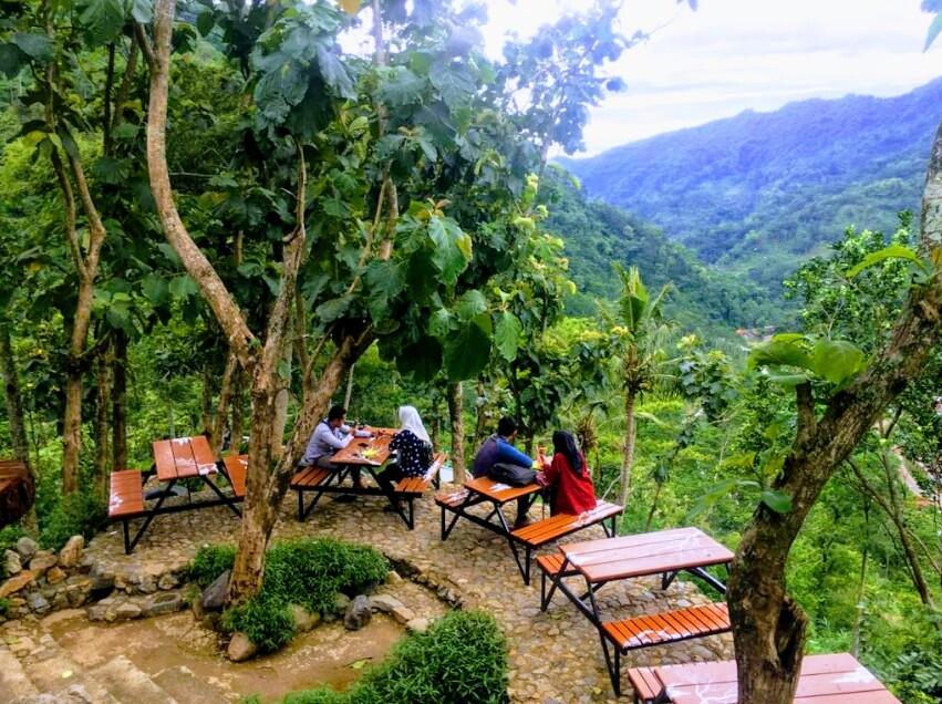 &#91;COC Regional: Lokasi Wisata&#93; Pesona Bukit Seribu Tangga Semliro di Desa Rahtawu