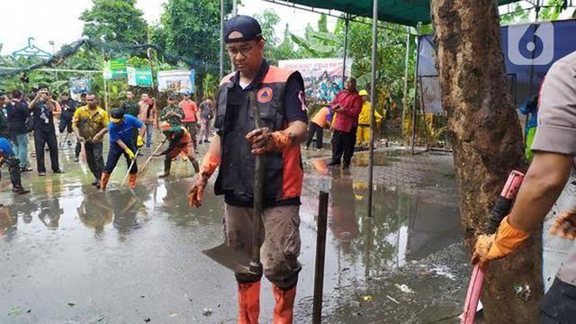 Anies Baswedan Pantau Lokasi Banjir dari Pagi