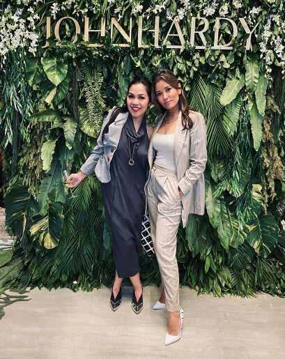 9 OOTD ala Titi Rajo Bintang, Selalu Tampak Muda Layaknya ABG