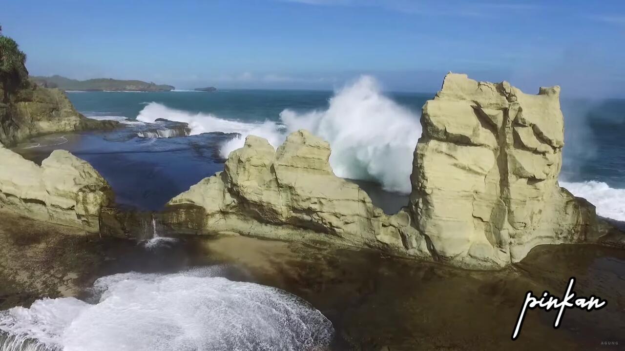 &#91;COC Regional : Lokasi Wisata&#93; Pantai Klayar Pacitan Nan Mempesona