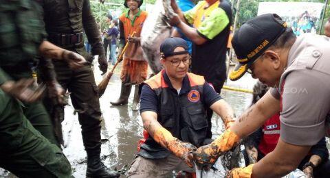 Anies Baswedan Pantau Lokasi Banjir dari Pagi