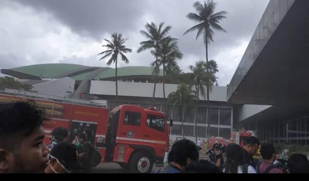 Gedung DPR Kebakaran, Banyak Penghuni Terjebak