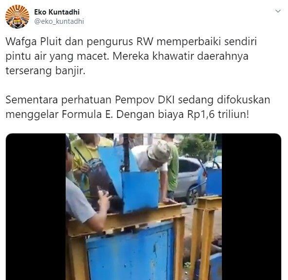 Antisipasi Banjir, Viral Video Warga Pluit Perbaiki Sendiri Pintu Air