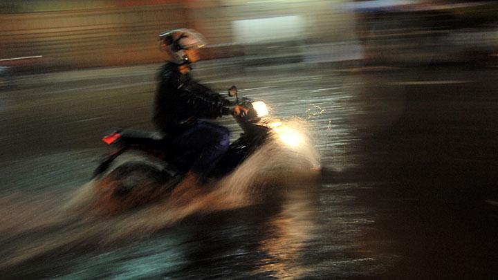 Hujan Deras, Beberapa Ruas Jalan Jakarta Tergenang Banjir