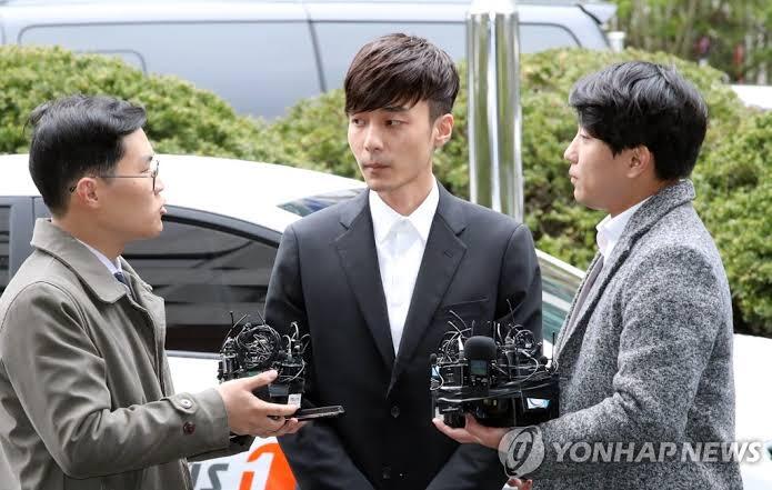 Fakta Setelah 10 Bulan: Roy Kim Nggak Ikut-ikutan di Kasus Chatroom Jung Joon Young