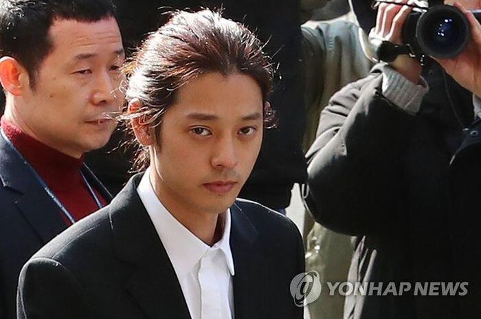 Fakta Setelah 10 Bulan: Roy Kim Nggak Ikut-ikutan di Kasus Chatroom Jung Joon Young