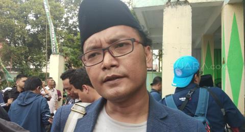 Klaim karena Gubernur Soleh Banjir Terjadi di Hari Libur, Gus Romli Berang