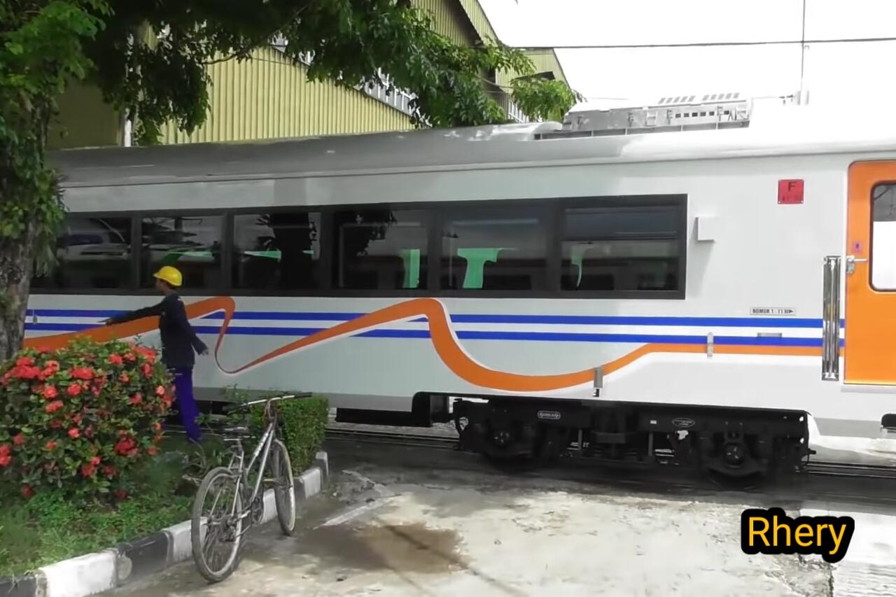 &#91;COC Regional : Lokasi Wisata&#93; Wisata Industri KERETA API di Madiun