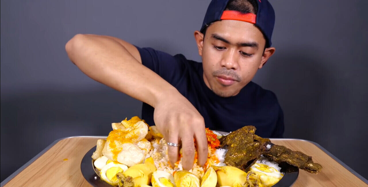 Review Konten-Konten Tanboy Kun : YouTuber Kuliner Paling Rakus se-Indonesia