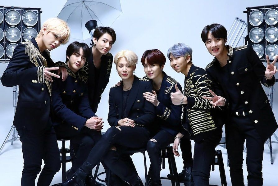 Gaya Menawan BTS Saat Tampil di Tonight Show, RM Terniat, Jin Plaing Beda Sendiri