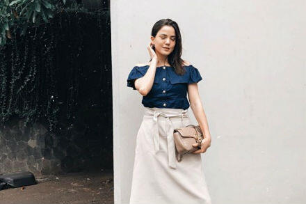 10 Ide Tampil Stylish dengan Rok Ala Alice Norin, Kece Abis!
