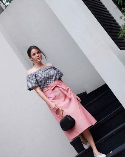 10 Ide Tampil Stylish dengan Rok Ala Alice Norin, Kece Abis!