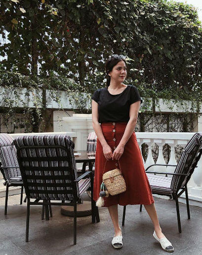 10 Ide Tampil Stylish dengan Rok Ala Alice Norin, Kece Abis!
