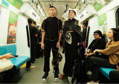 Fashion Rocks 2020 Sukses Gelar Fashion Show Perdana di MRT