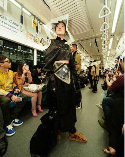 Fashion Rocks 2020 Sukses Gelar Fashion Show Perdana di MRT