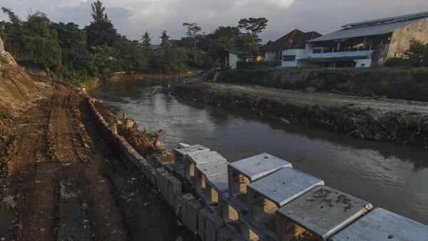 Pak Anies, Ditunggu Warga Bebaskan Lahan Sodetan Ciliwung