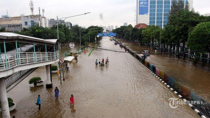 Kepala BPBD DKI Jakarta Mengundurkan Diri saat Banjir. Begini Kata Anies