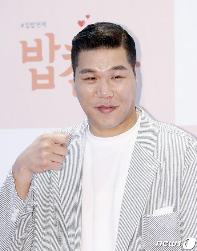 Kasus Virus Corona Meningkat Pesat, Para Selebriti Terus Kucurkan Bantuan