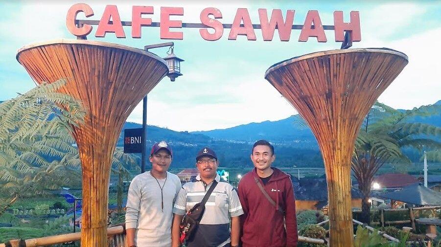 &#91;COC Regional : Makanan&#93; Cafe Sawah Pujonkidul Malang, Sensasi Makan di Kaki Gunung