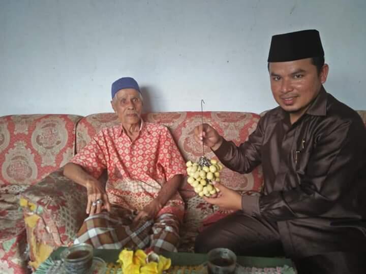 Spektakuler, Kakek 85 Tahun Membuat Kerajinan Tangan Unik