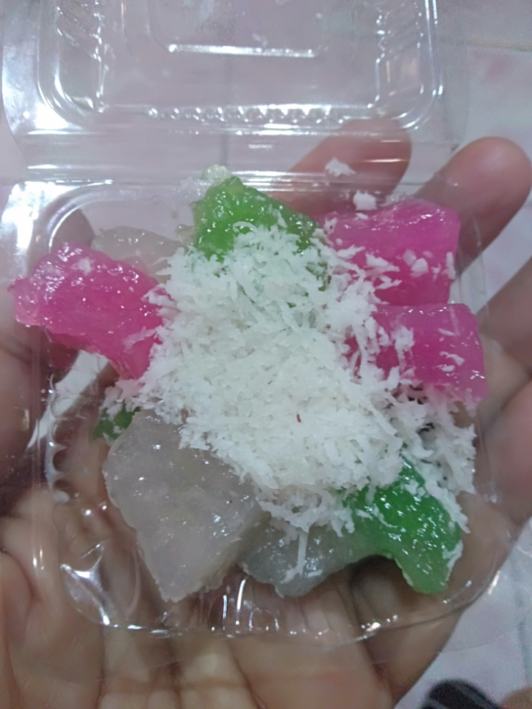 Antara Bolang-baling, Putu Ayu, Cenil, Growol dan Klepon Adakah Favorit Agan?