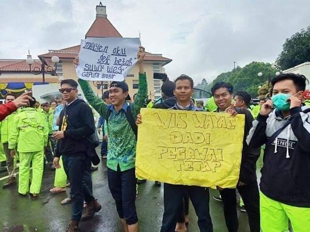 Ratusan pekerja PT Garuda Daya Pratama Sejahtera Melakukan Aksi Demo