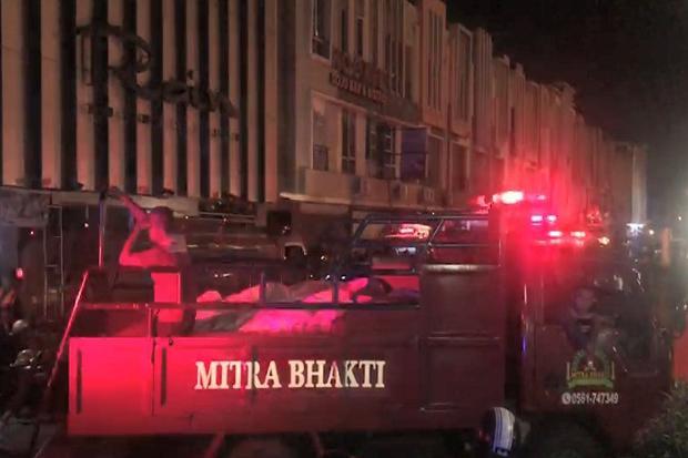 Tempat Karaoke di Pontianak Terbakar, Belasan Mobil Damkar Dikerahkan