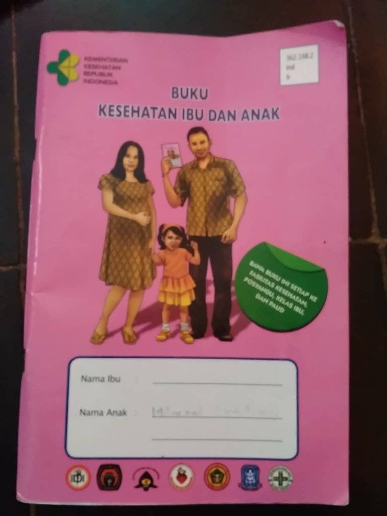 Pentingnya Orangtua Membaca Buku KIA