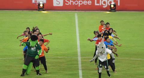 Lucunya Maskot Dan Tarian Tik Tok Di Pembukaan Liga Indonesia